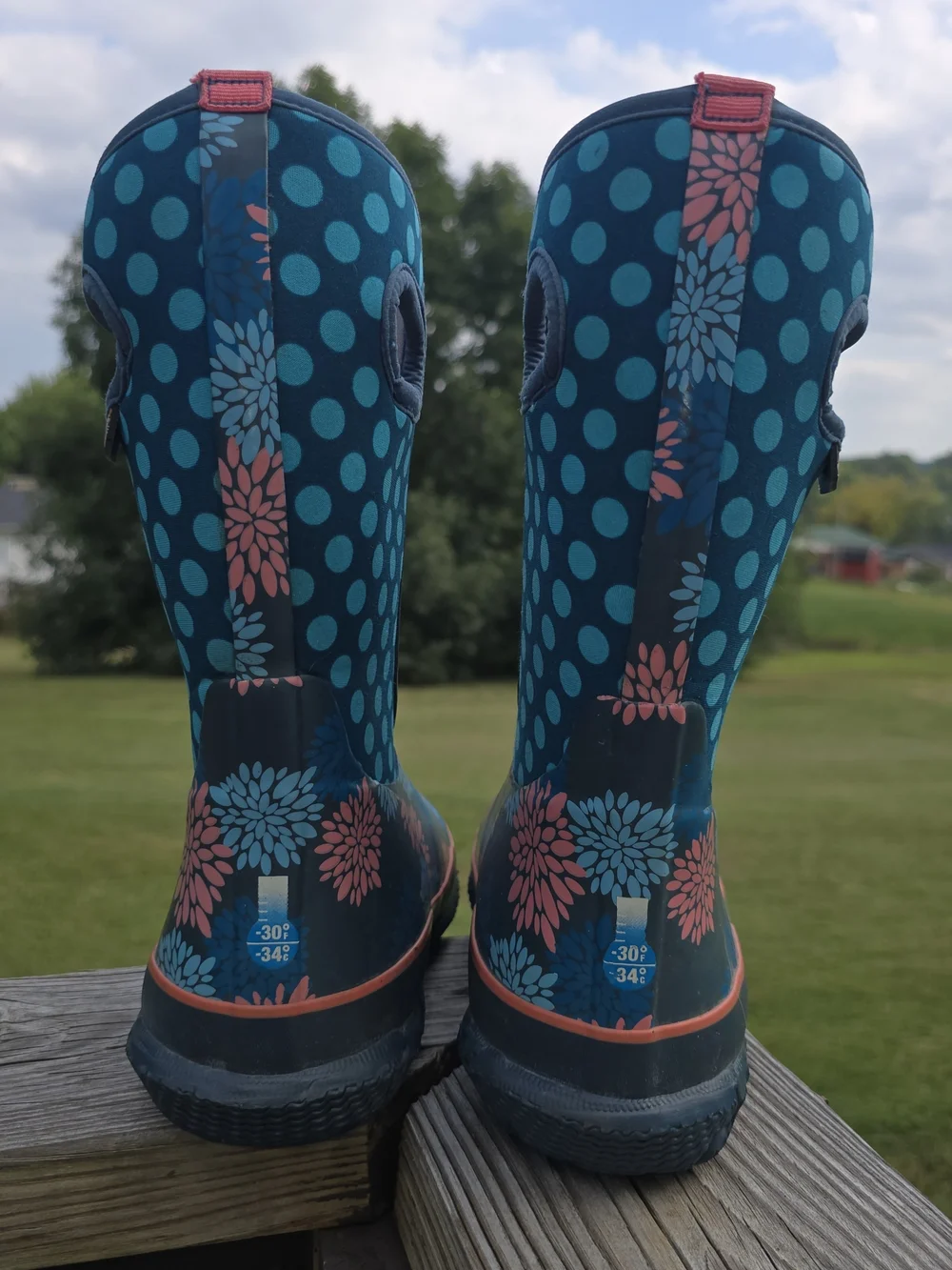 Bogs Flower Dot Classic Boot InsulateWaterproof Size US Youth/EURO 39 Womens 8